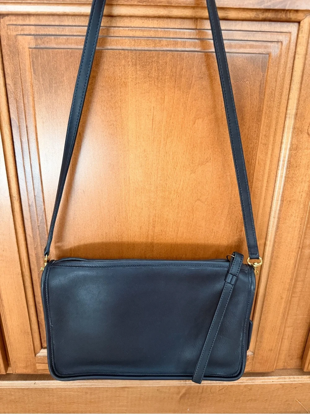 Vintage Coach Dark Navy zippered Clutch with Shoulder Strap 9455